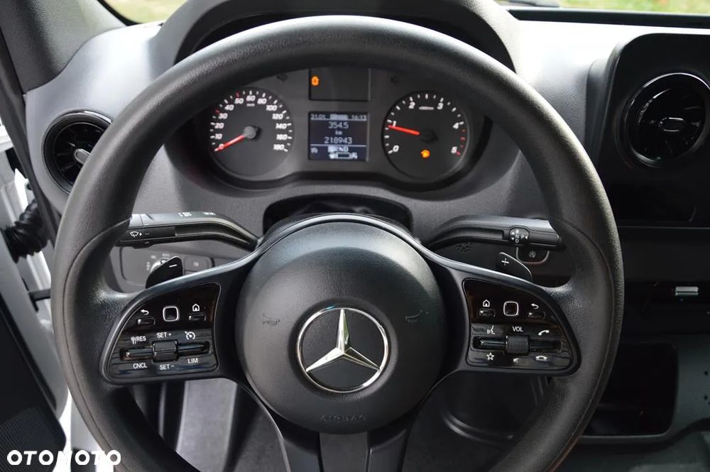 Mercedes-Benz Sprinter - 19
