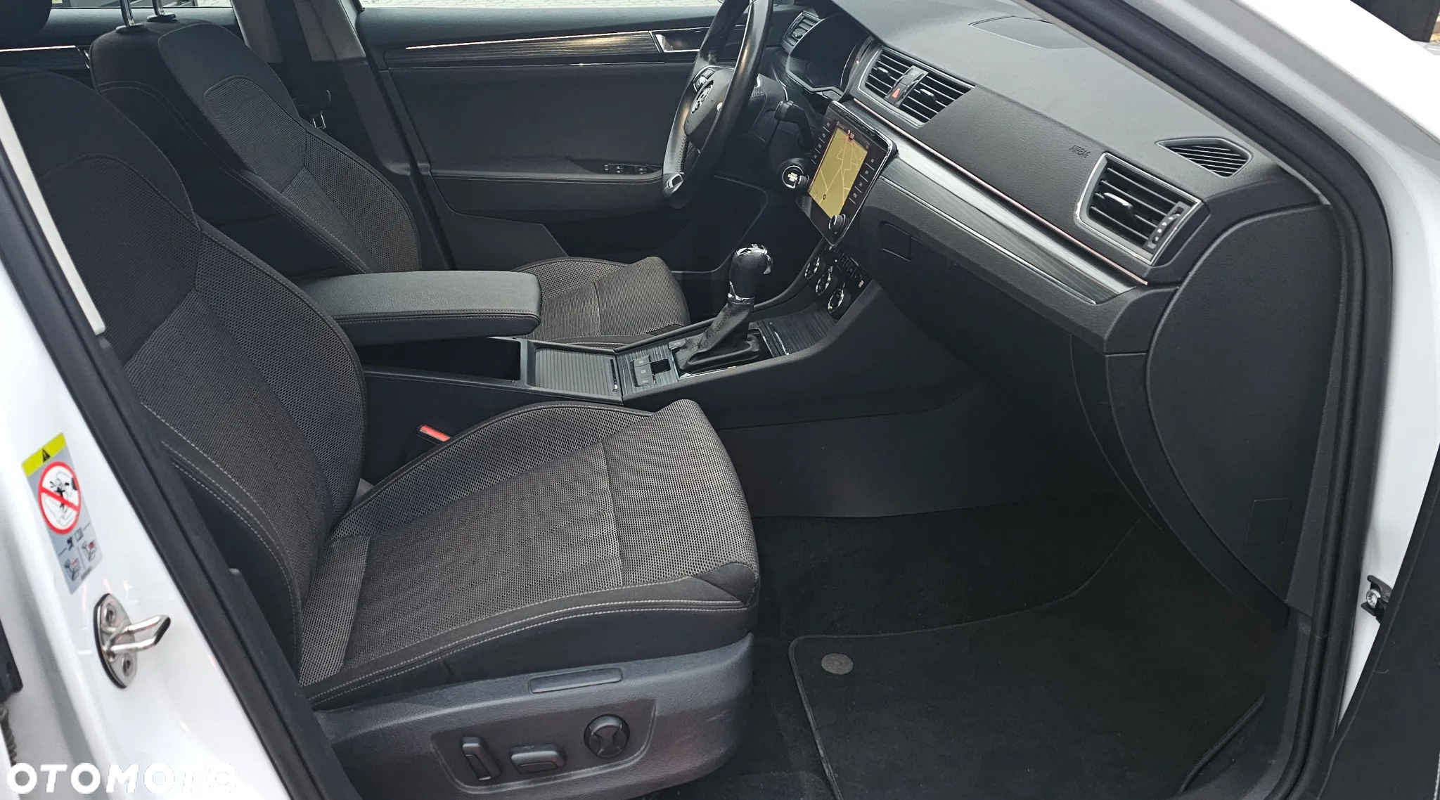Skoda Superb Combi 2.0 TDI DSG Premium Edition - 18