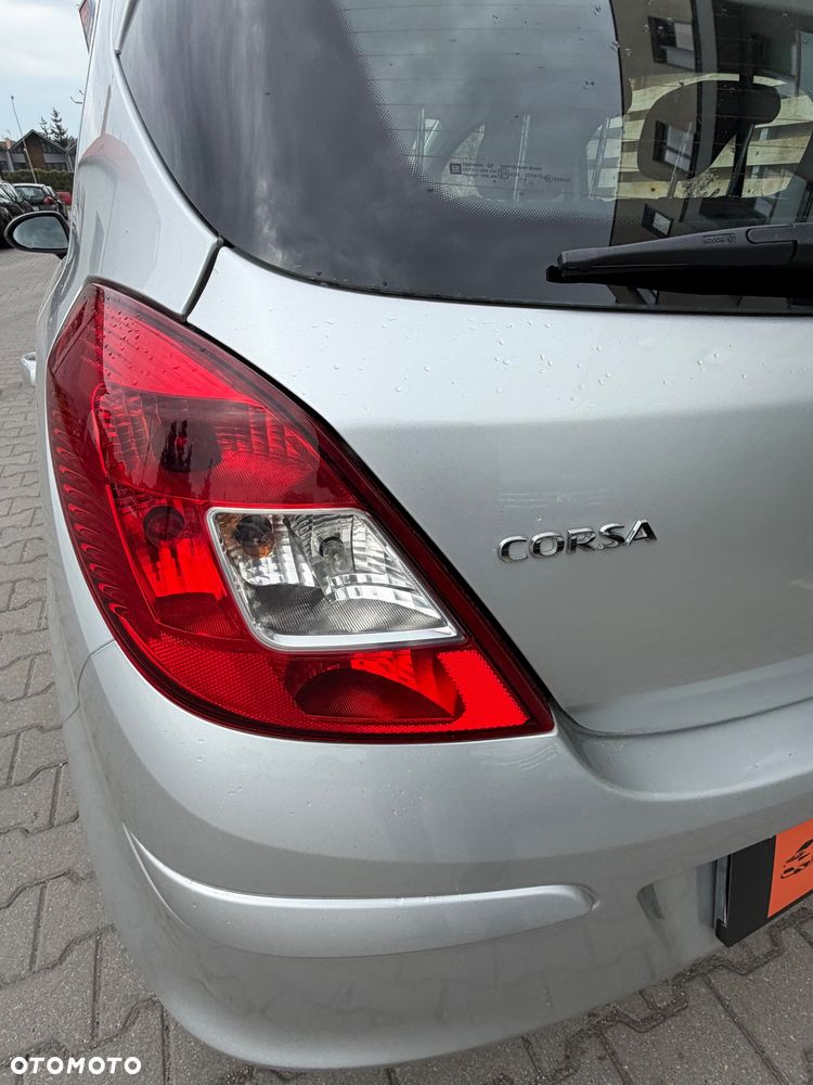 Opel Corsa 1.2 16V Innovation - 11