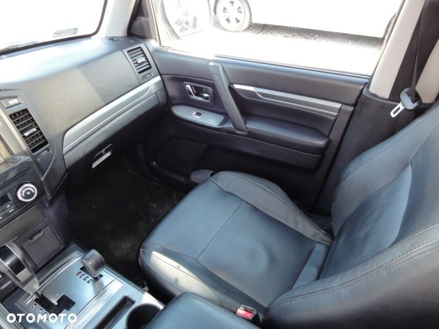 Mitsubishi Pajero 3.2 DID Instyle - 13