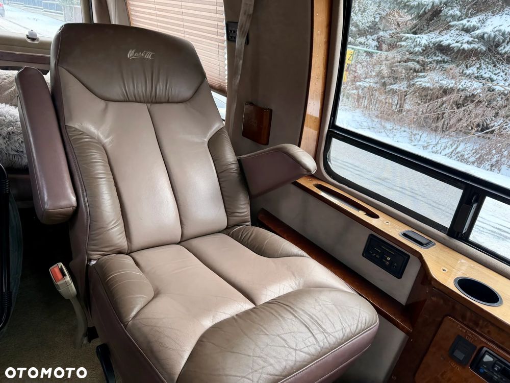 Chevrolet Express - 2