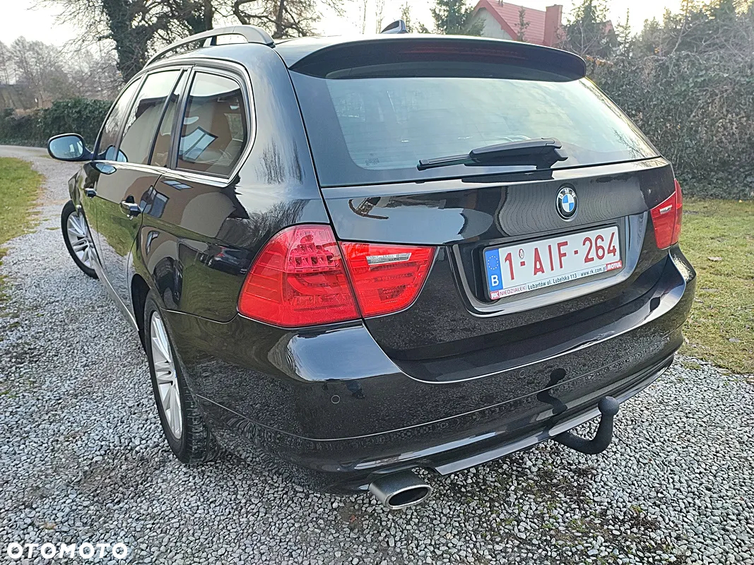 BMW Seria 3 320d - 28