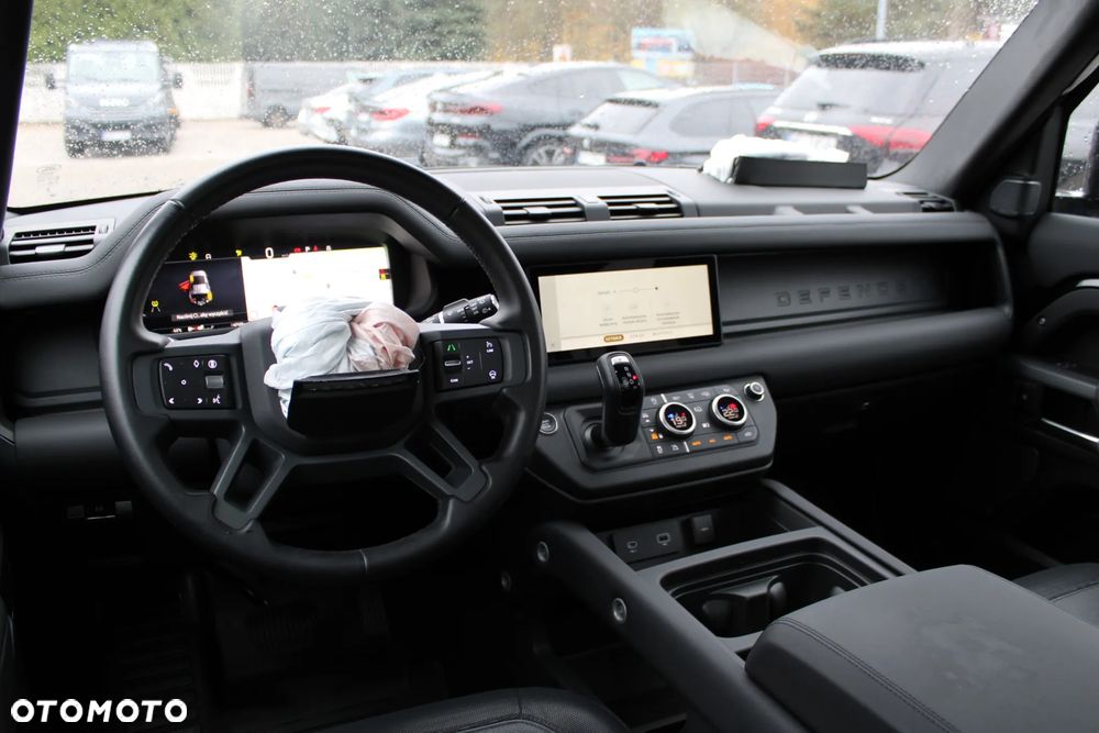 Land Rover Defender - 20