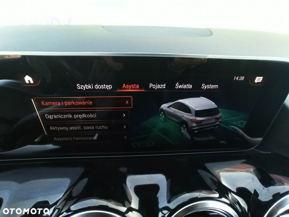 Mercedes-Benz GLA - 23