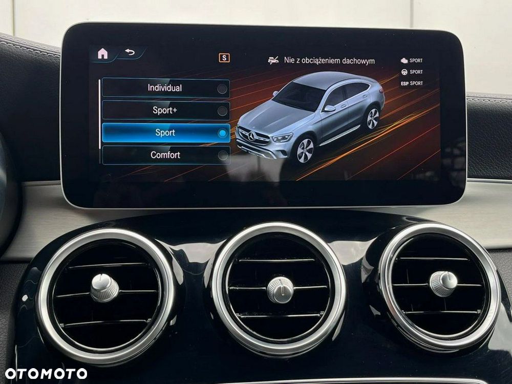 Mercedes-Benz GLC - 32