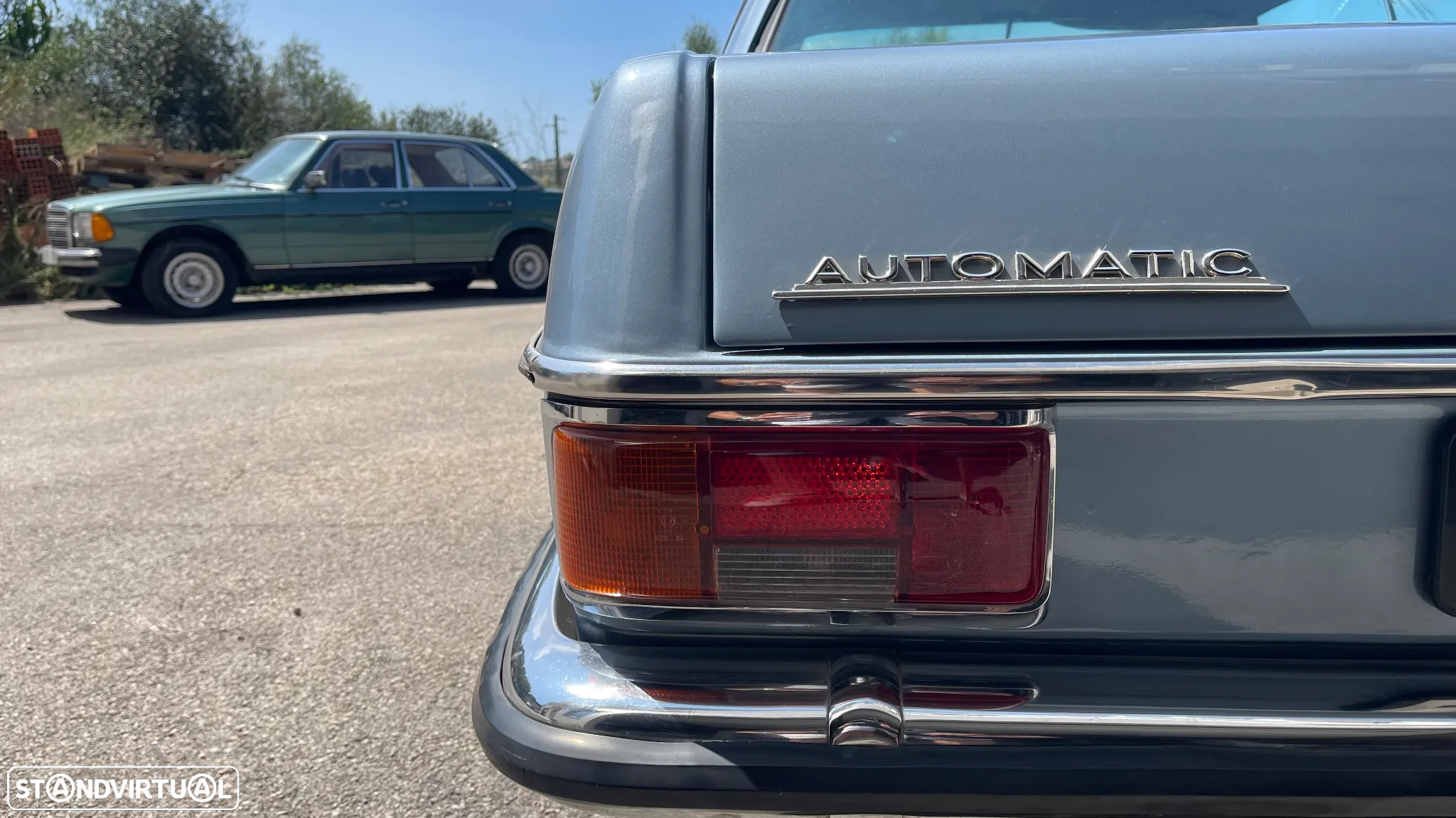 Mercedes-Benz 260 - 10