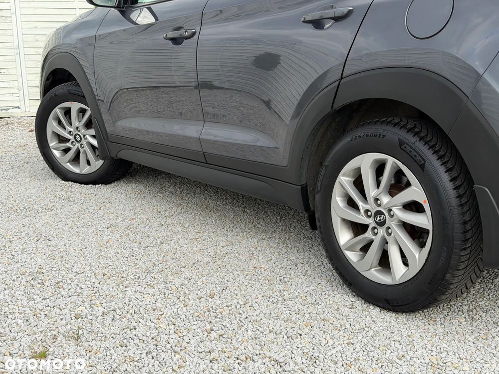 Hyundai Tucson 2.0 CRDI BlueDrive GO 2WD - 23