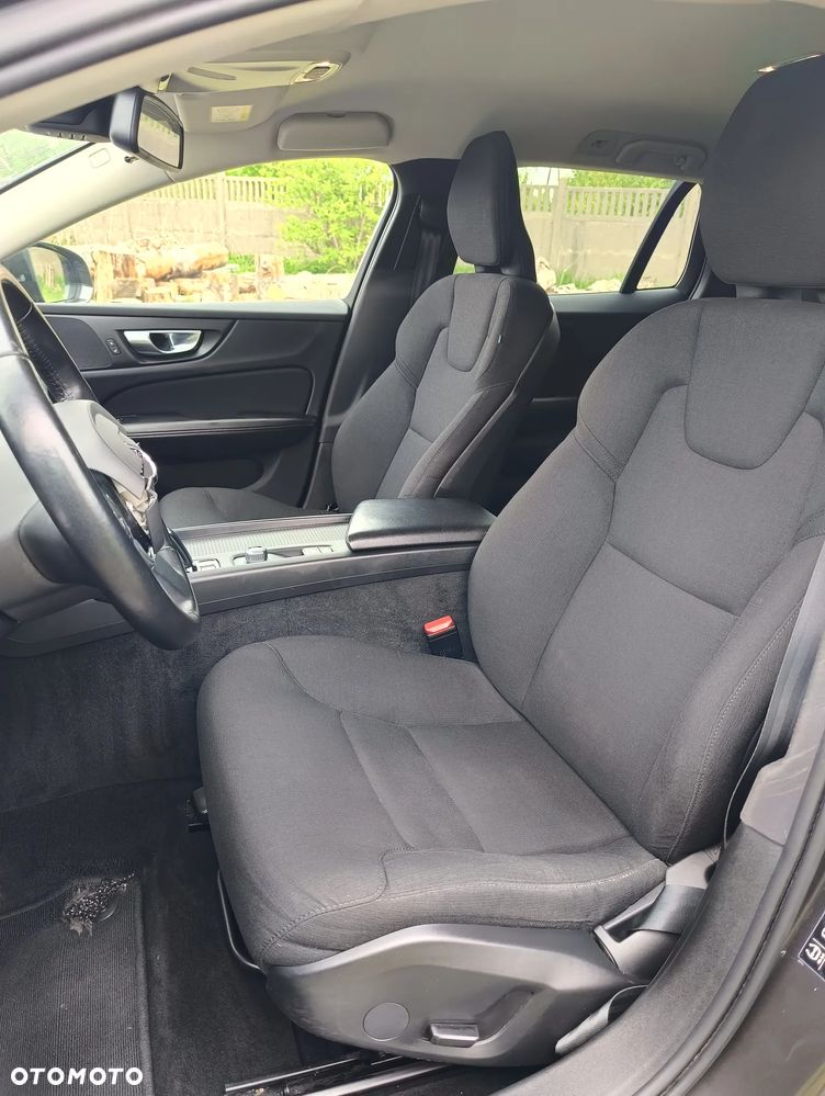 Volvo V60 B3 B Momentum - 22