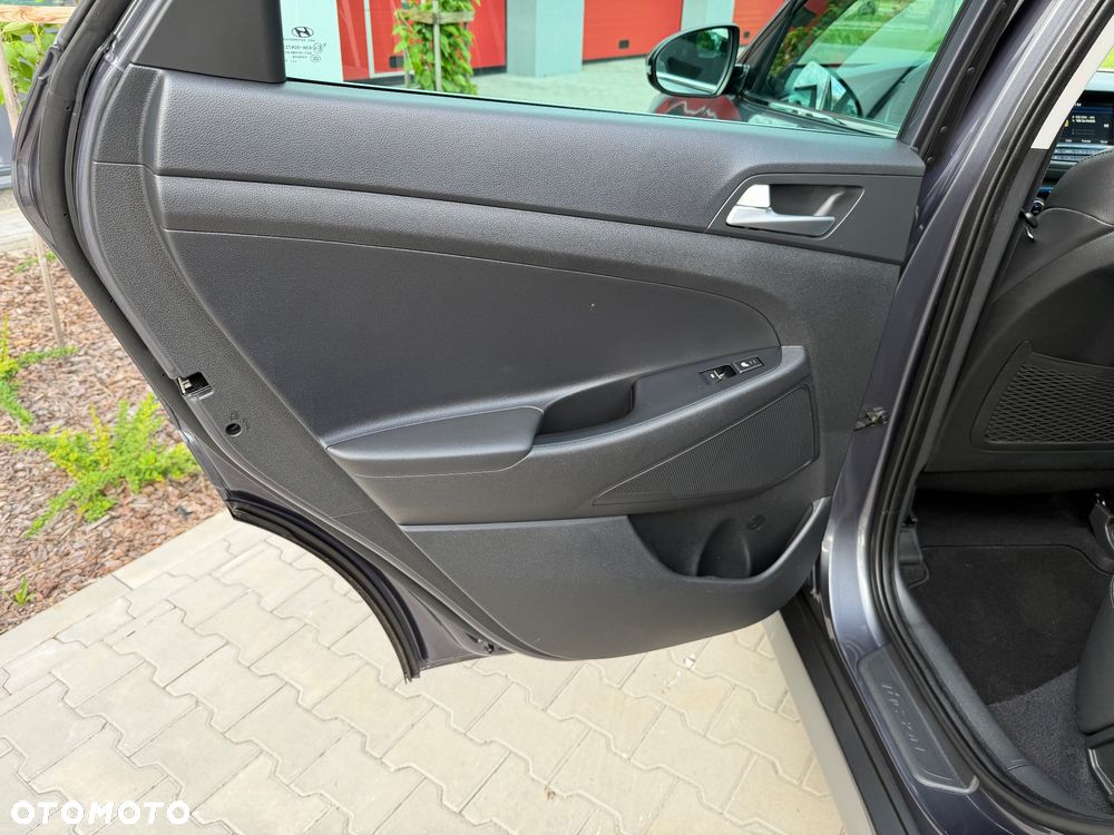 Hyundai Tucson 2.0 CRDI 4WD Automatik Premium - 27