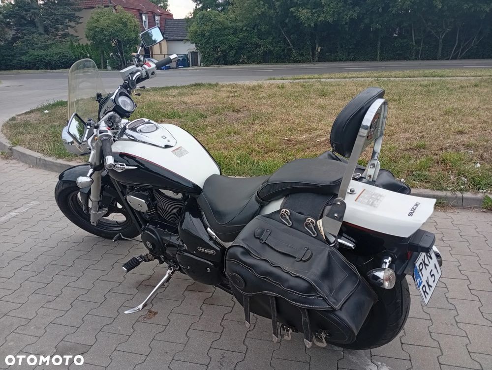 Suzuki Intruder - 11