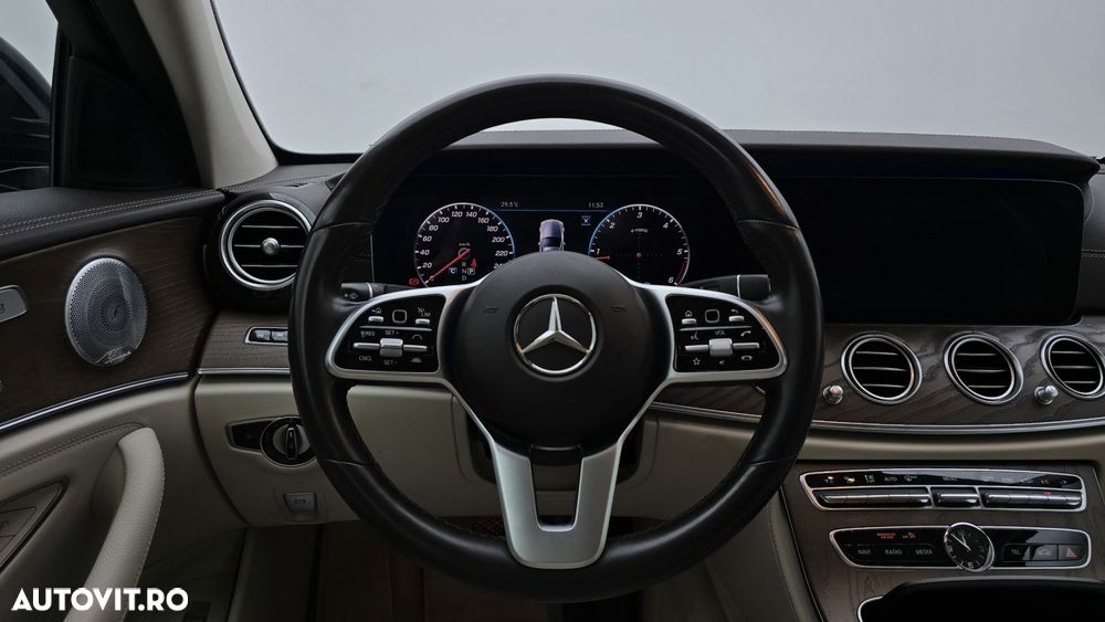 Mercedes-Benz E - 16