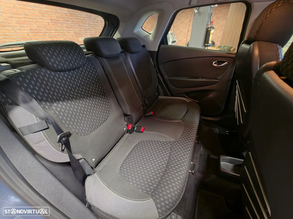 Renault Captur 1.5 dCi Exclusive - 16
