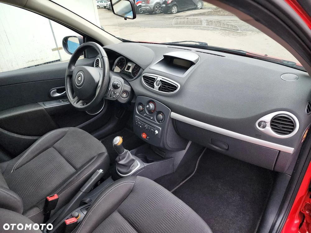 Renault Clio 1.2 16V Dynamique - 28