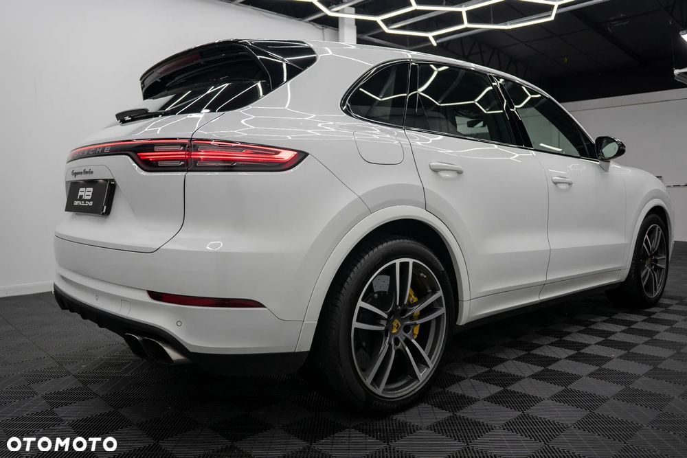 Porsche Cayenne ver-turbo - 3