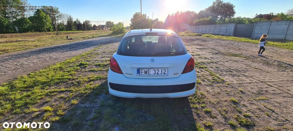 Peugeot 207 1.4 HDi Trendy - 6