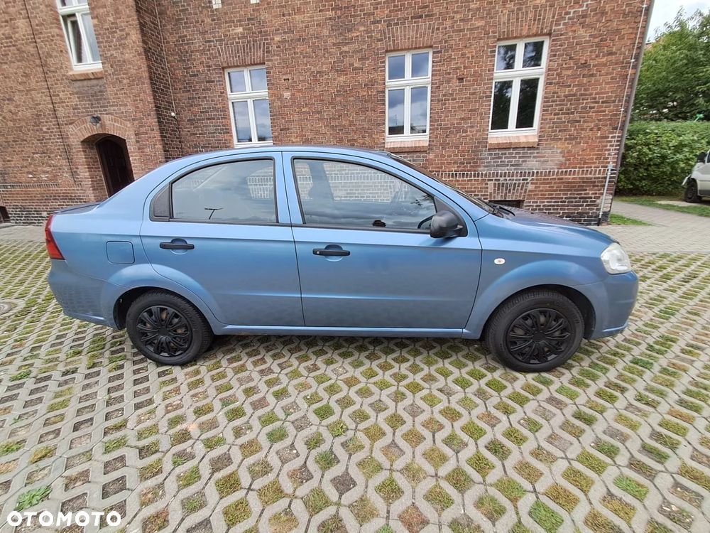 Chevrolet Aveo - 4
