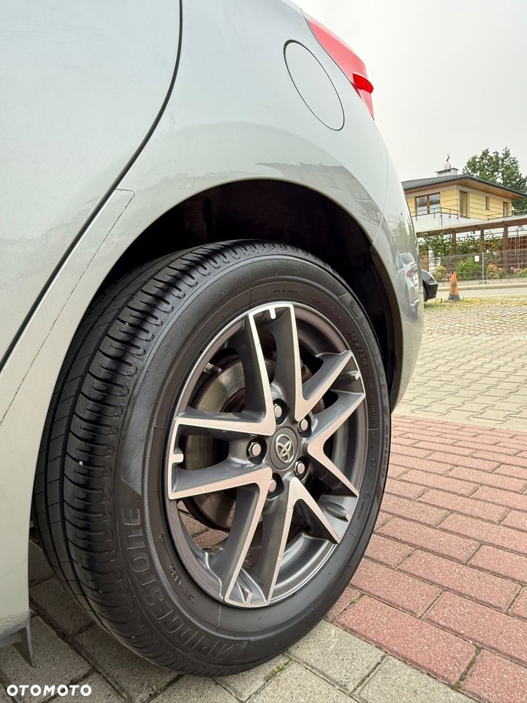 Toyota Auris - 10