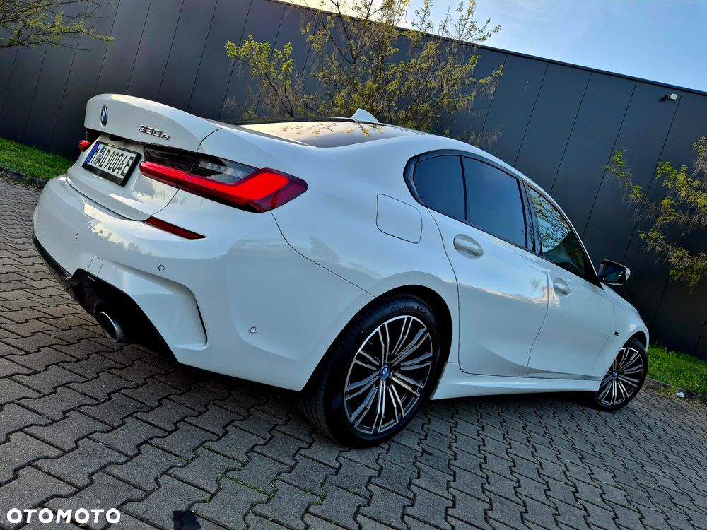 BMW Seria 3 330e M Sport - 11