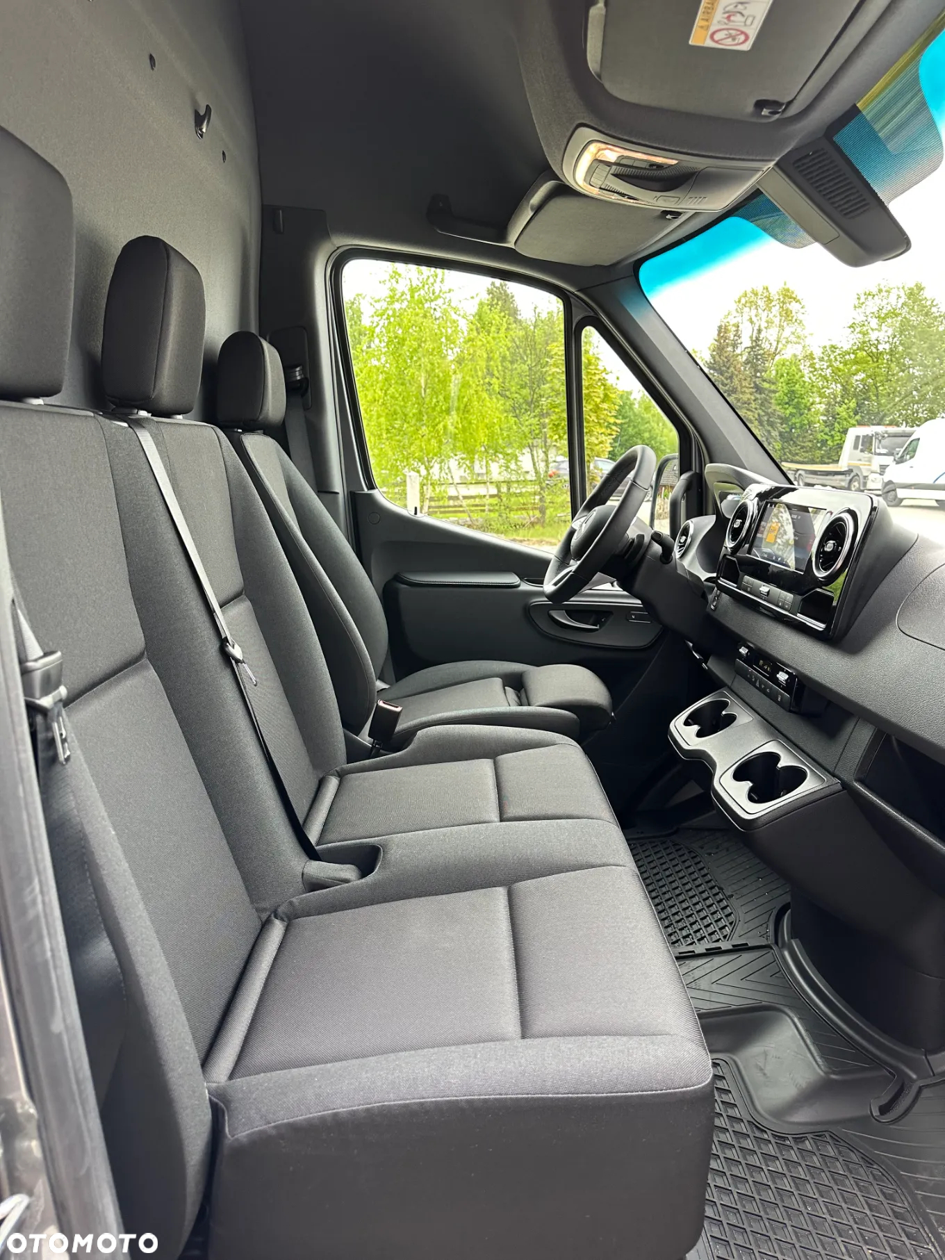 Mercedes-Benz E-Sprinter - 21