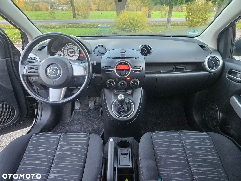 Mazda 2 - 5