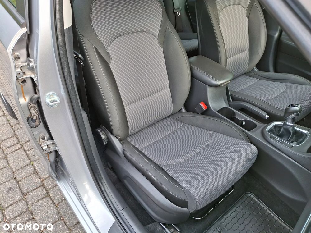 Hyundai i30 1.5 DPI Classic + - 19