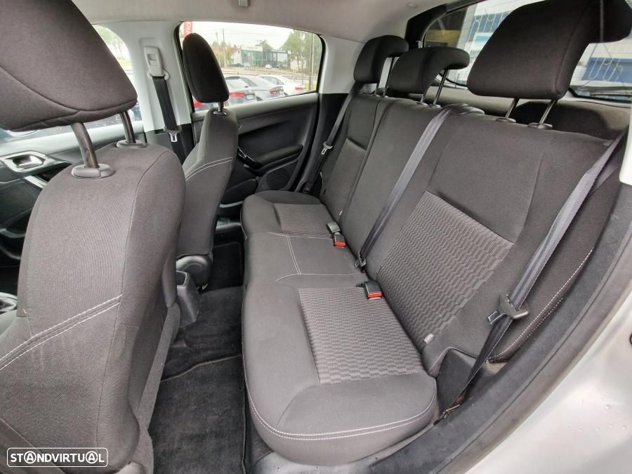 Peugeot 208 1.6 BlueHDi Allure - 12
