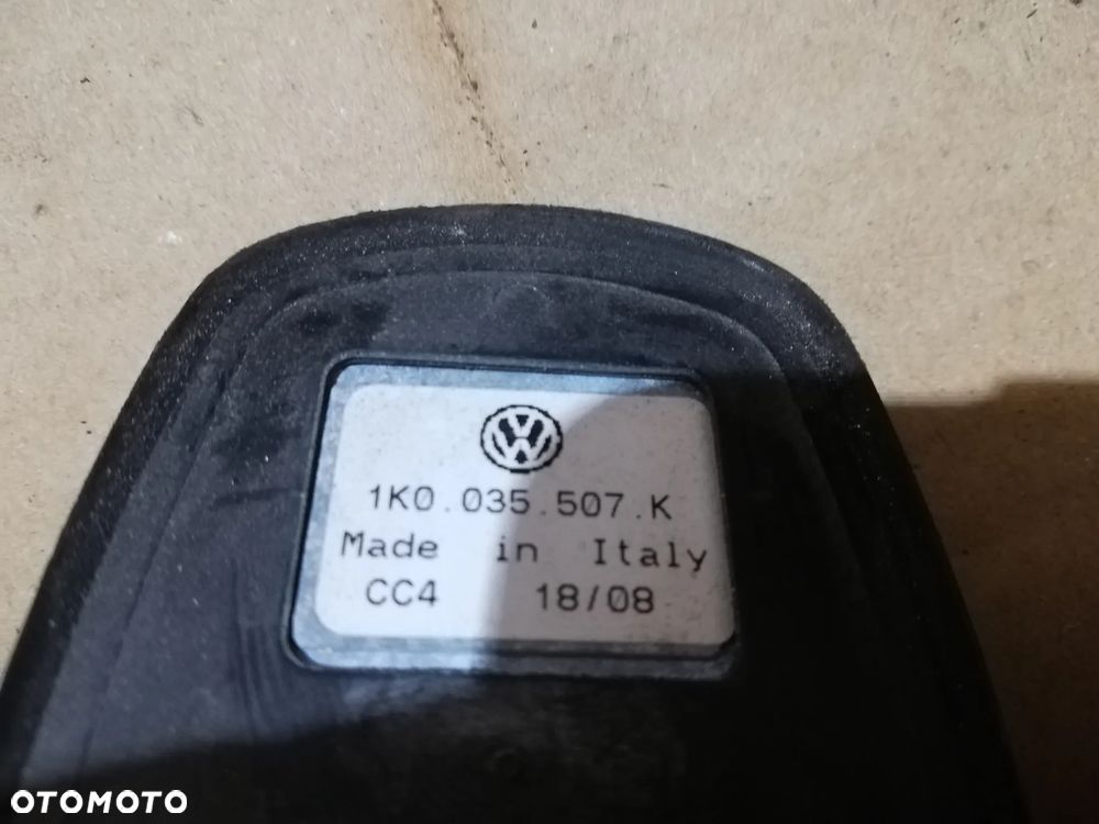 Volkswagen PASSAT B6 Antena GPS (płetwa) 1K0035507K - 2