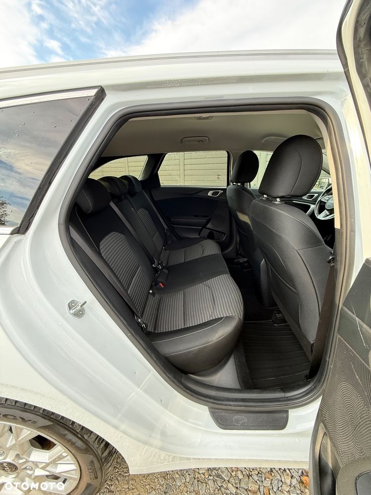 Kia Ceed 1.6 CRDi (48V Mild-Hybrid) Platinum - 18