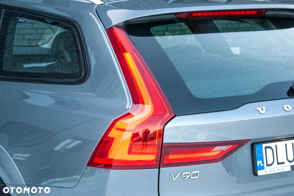 Volvo V90 Cross Country - 3