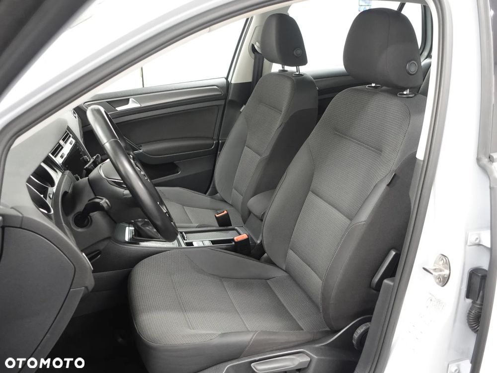 Volkswagen Golf 1.6 TDI SCR DSG Comfortline - 22