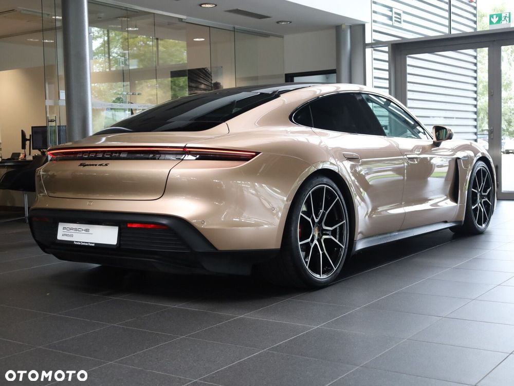 Porsche Taycan - 4