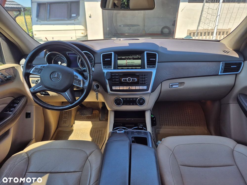 Mercedes-Benz ML - 11
