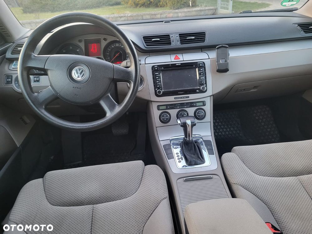 Volkswagen Passat 2.0 TDI Comfortline DSG - 8