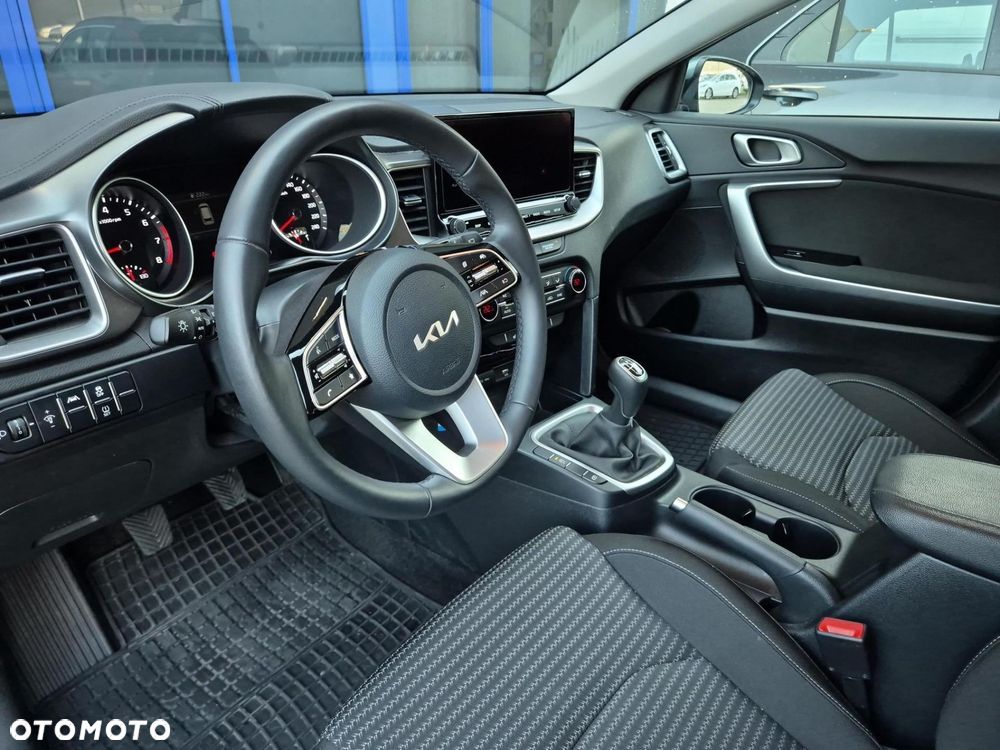 Kia Ceed 1.5 T-GDI M - 10