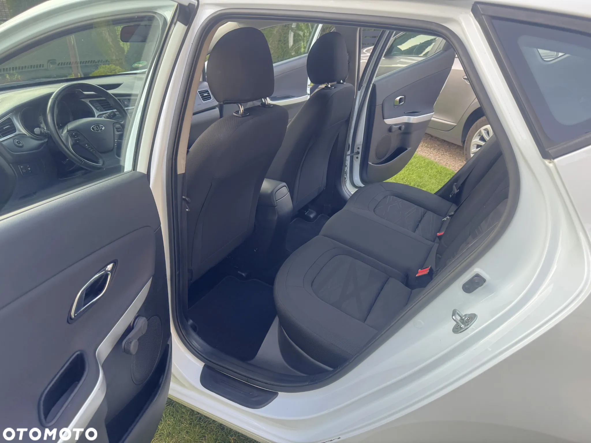Kia Ceed - 11