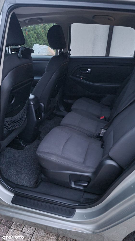 Kia Carens 1.7 CRDi Edition 7 - 9