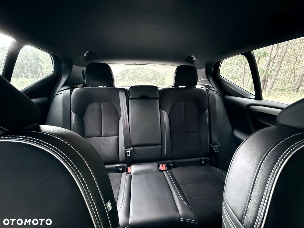 Volvo XC 40 T3 R-Design - 29