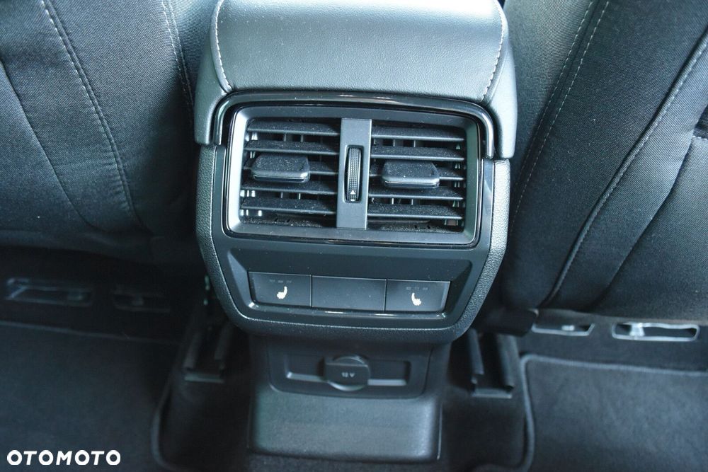Skoda Karoq 1.5 TSI ACT Sportline DSG - 33