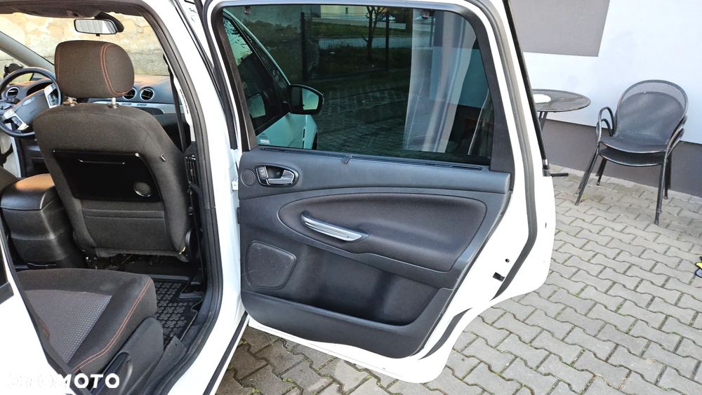 Ford S-Max 1.6 T Trend - 24