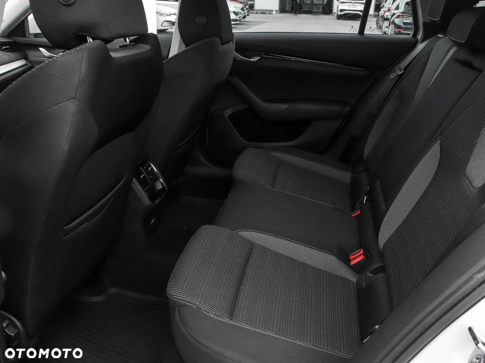 Skoda Octavia 1.5 TSI Selection - 11