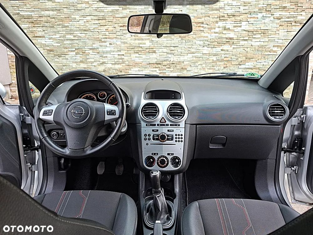 Opel Corsa 1.4 16V 150 Jahre - 8