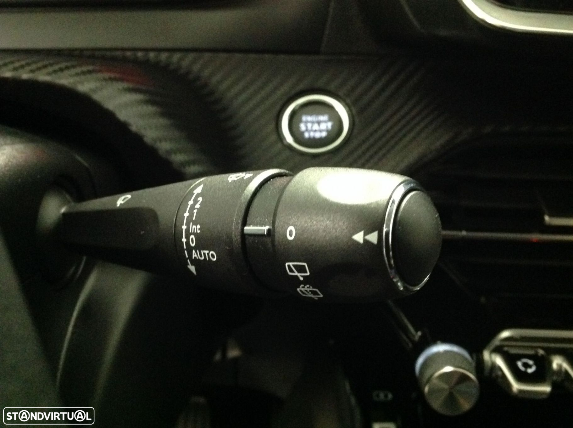 Peugeot 208 1.2 PureTech Allure - 17