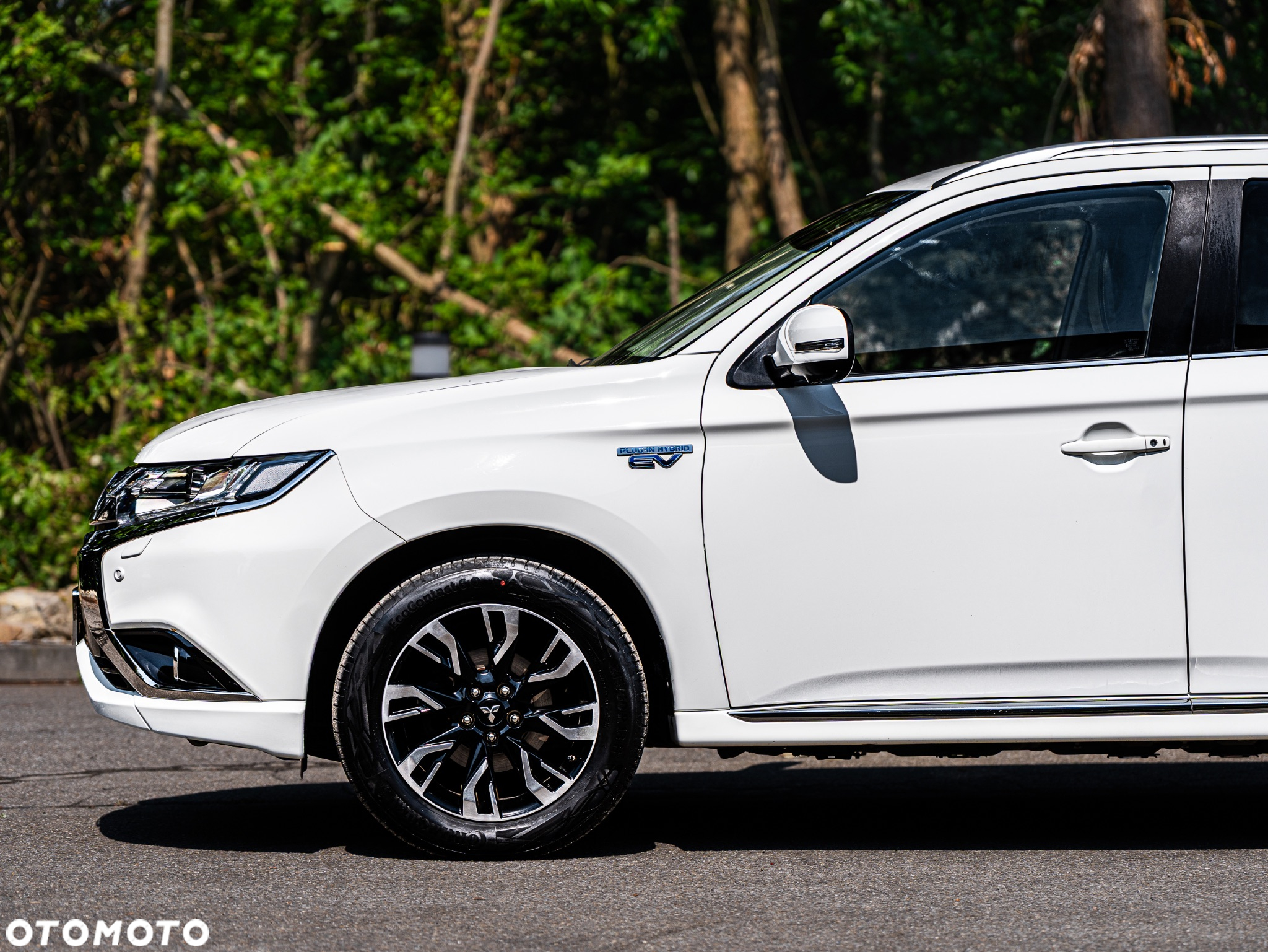 Mitsubishi Outlander 2.0 4WD Plug-In Hybrid Plus - 10