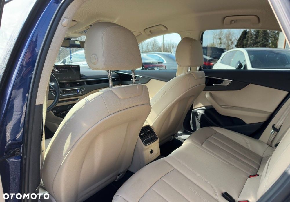 Audi A4 Limousine - 13