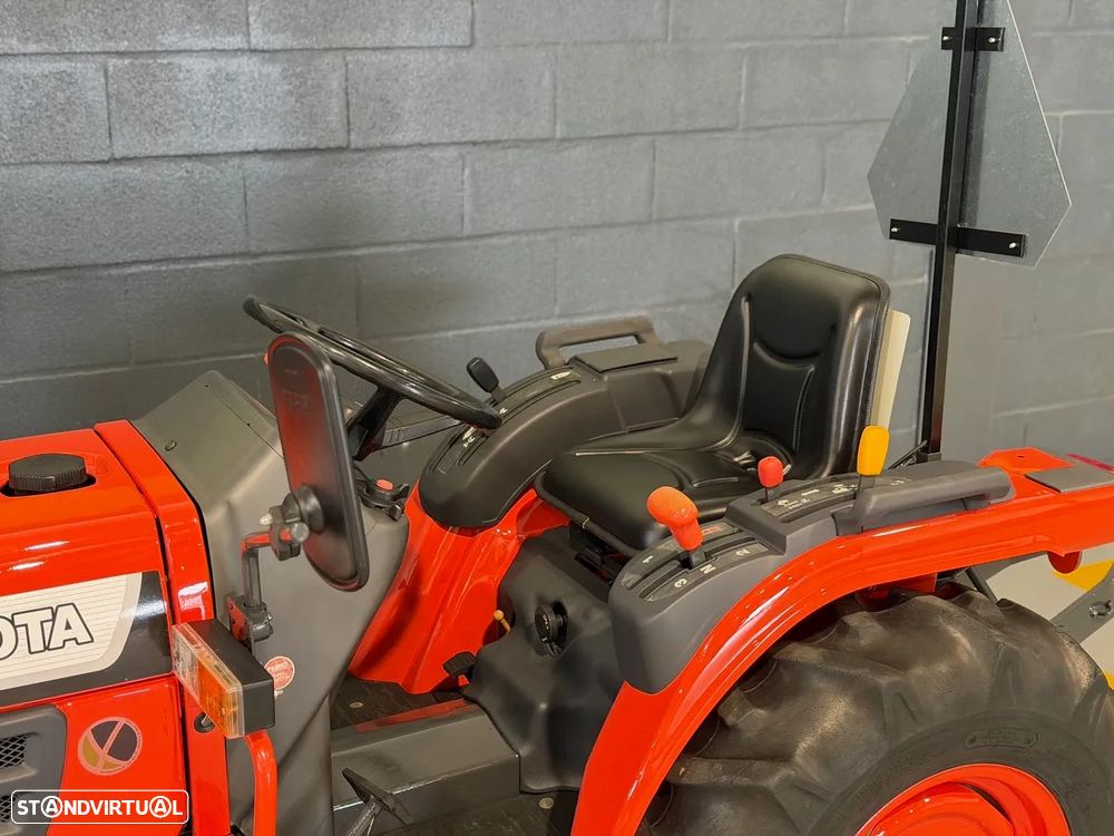 Kubota B1610 4RM - 11