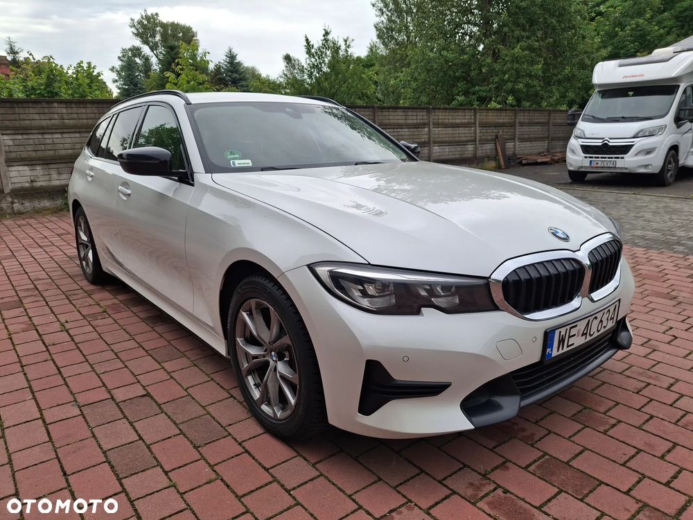 BMW Seria 3 318i Sport Line - 1
