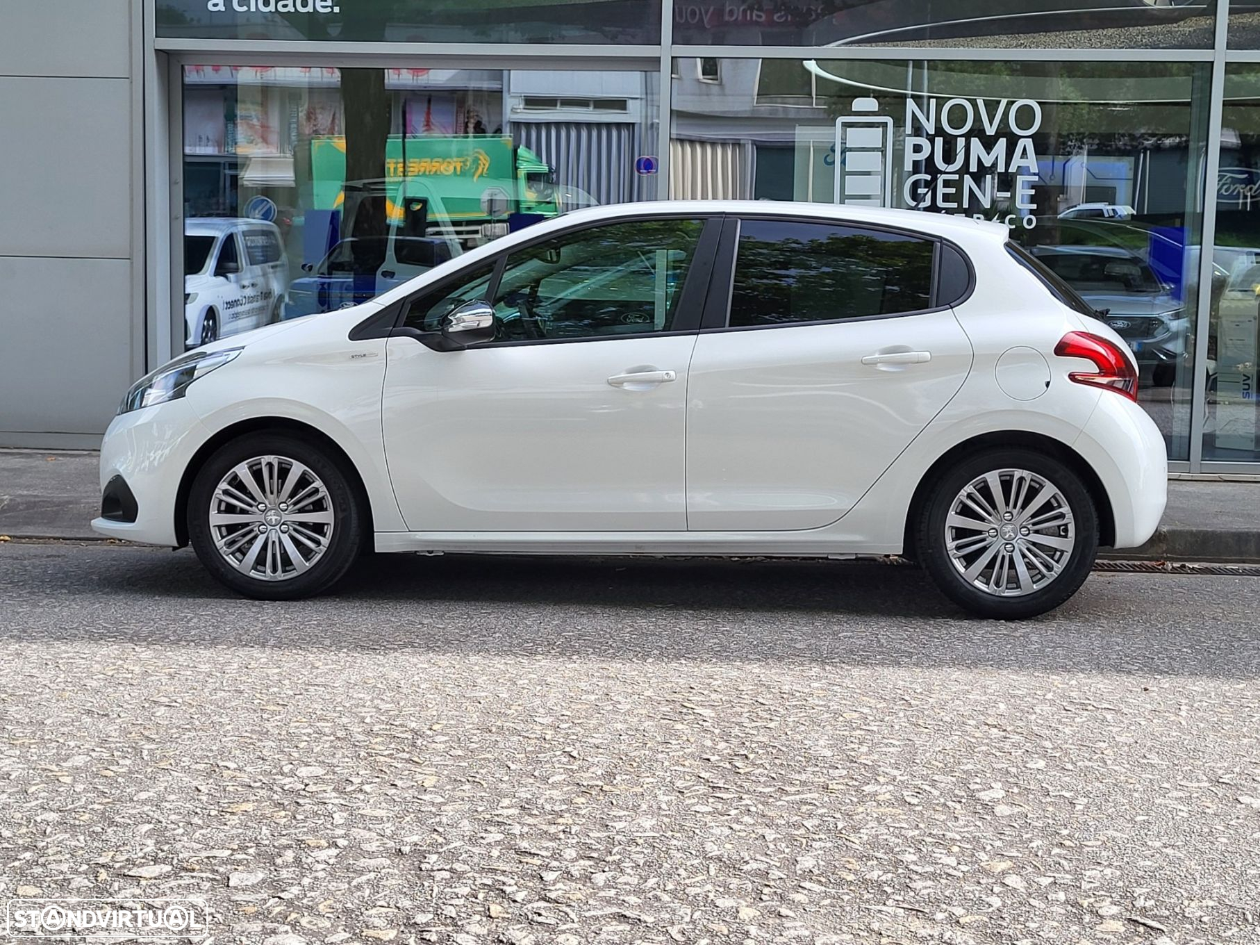 Peugeot 208 1.2 PureTech Style - 3