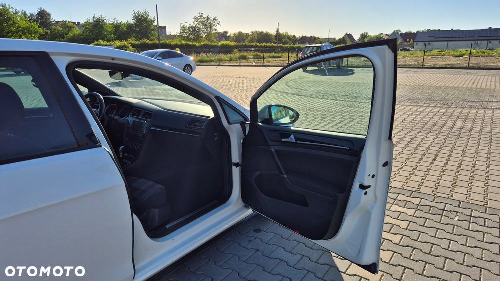 Volkswagen Golf - 21