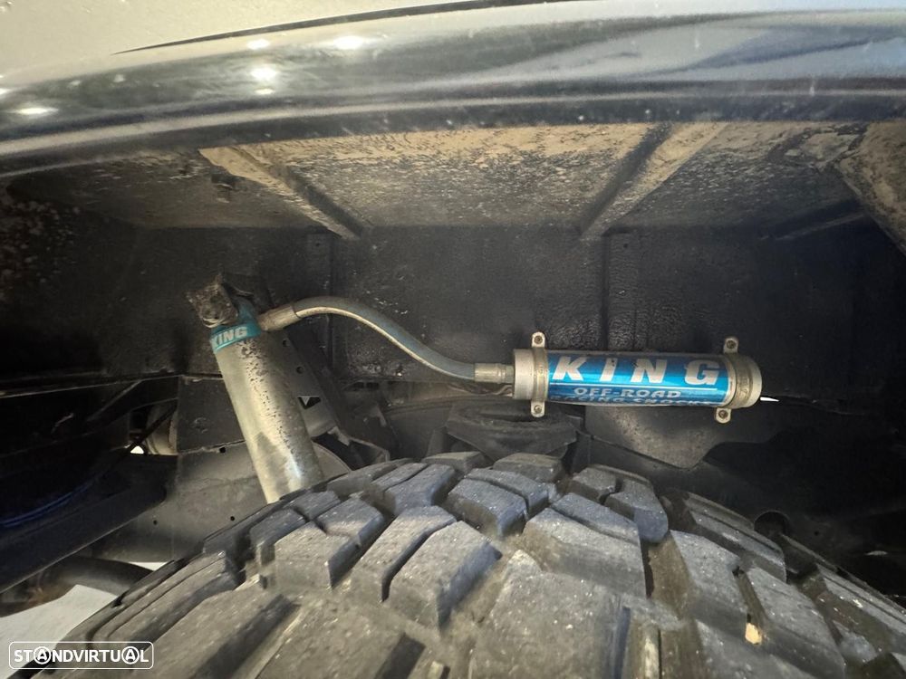 Land Rover Defender 90 2.5 TD5 Metal Top - 24