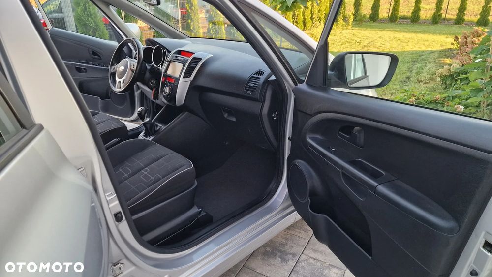 Kia Venga - 24